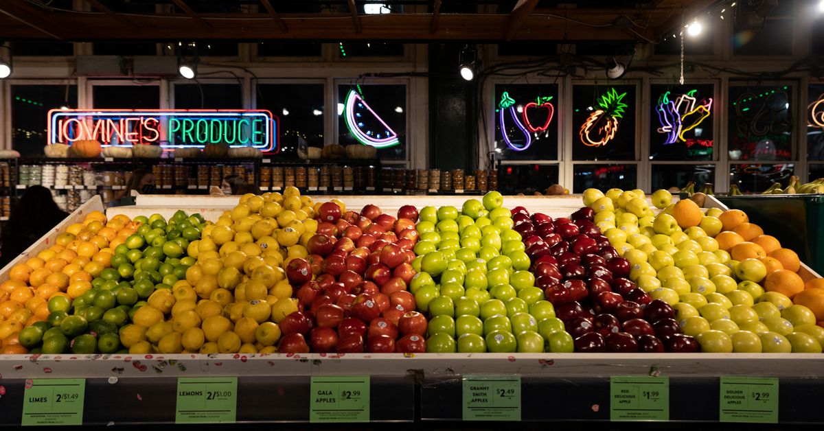 Hot U.S. June inflation turns up pressure on the Fed reut.rs/3O38gLQ