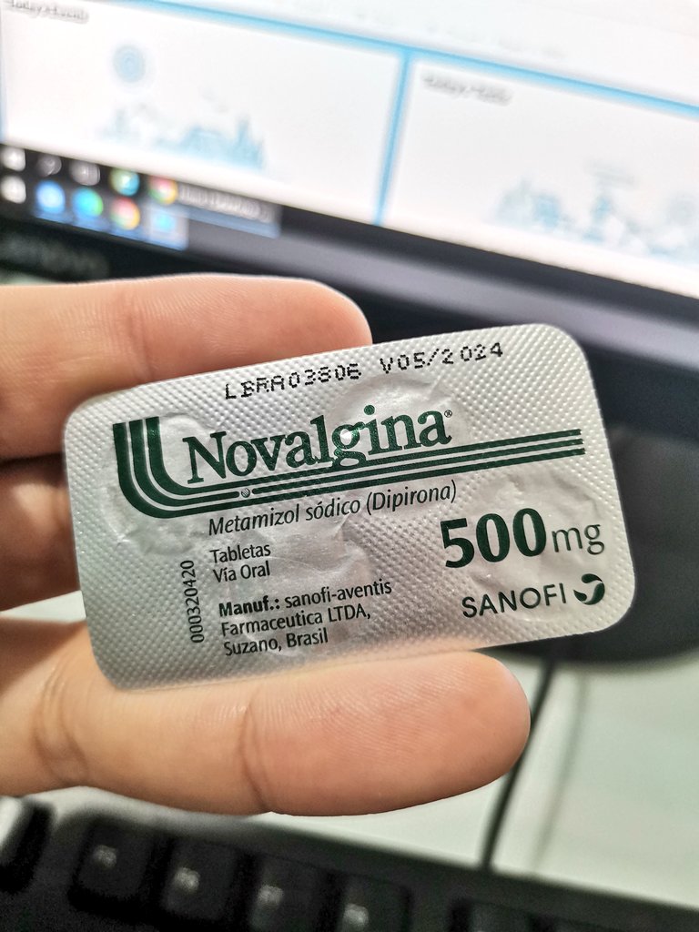 krliteaux's tweet photo. El tuit de buenos días de hoy es cortesía de @sanofi y su maravilla "Novalgina" 🤣
#shesgettingold https://t.co/NNyiZDwarV