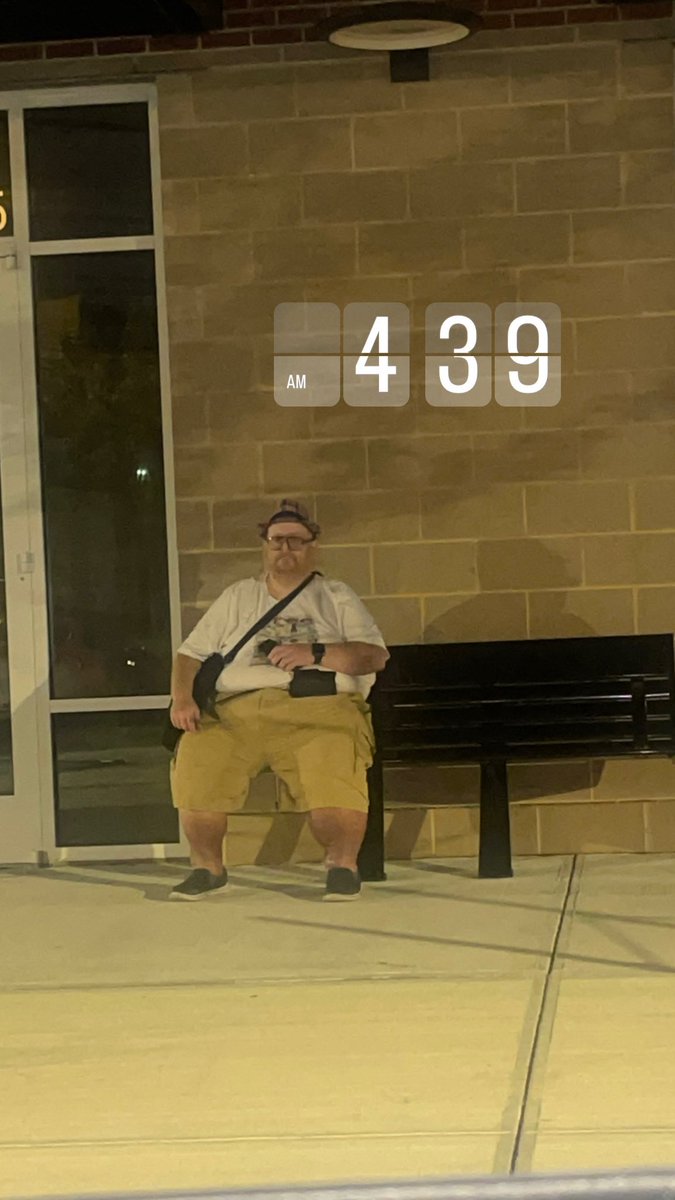 Viva La Stool tweet media