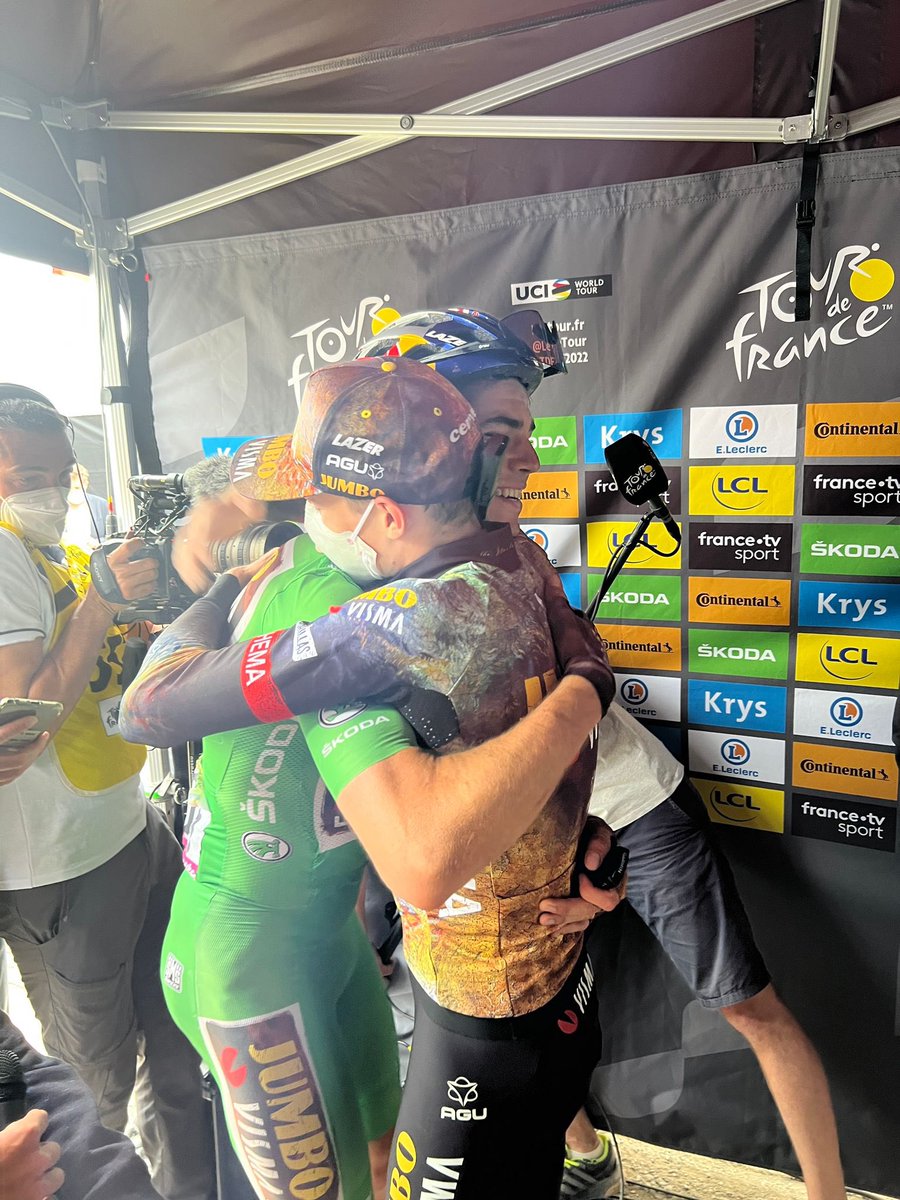 🇫🇷 #TDF2022 

It means so much to the whole team. 🥹

💚🤝🏼💛