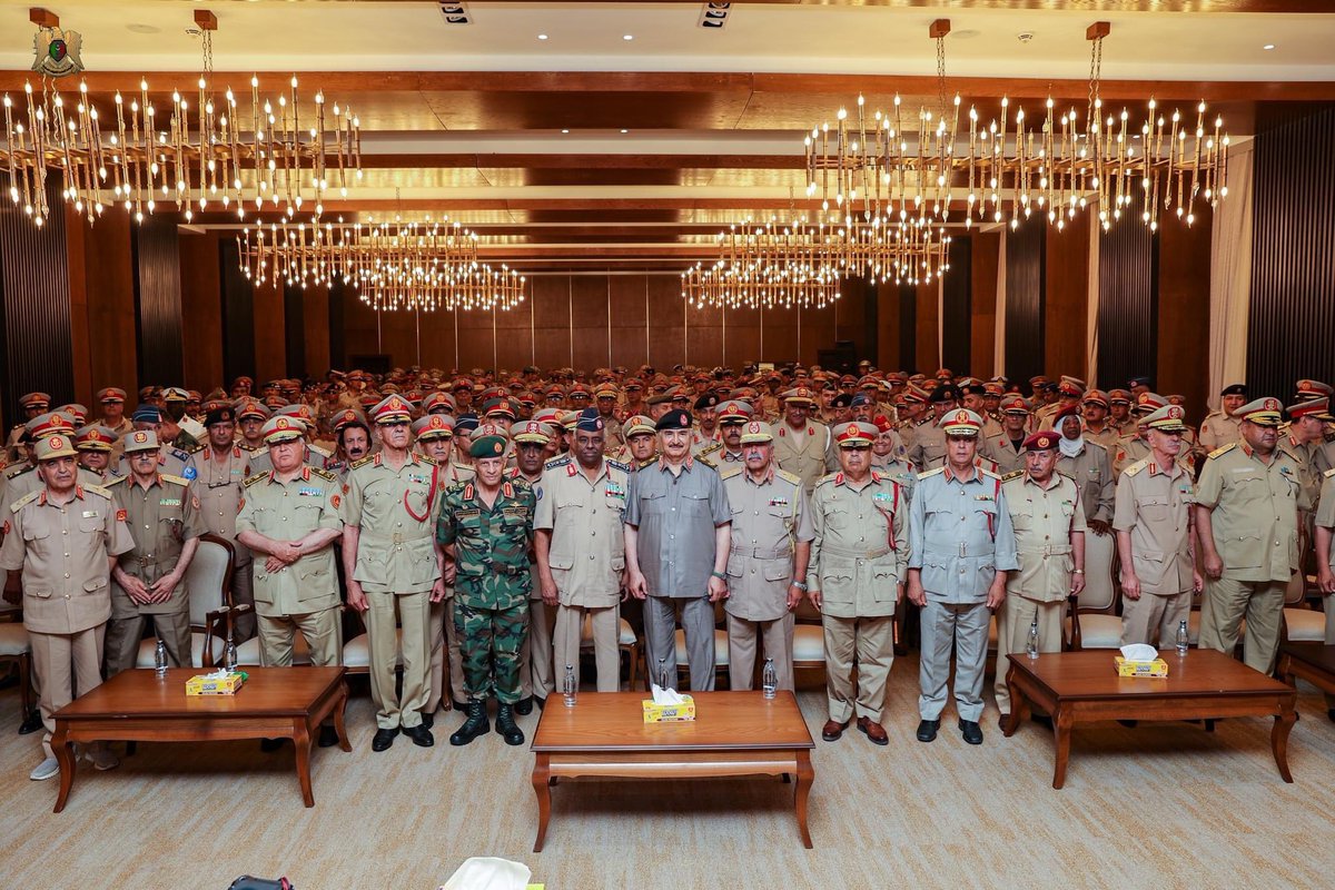 KhalifaAlabeidi's tweet photo. رؤساء الأركان وعدد من القيادات العسكرية وضباط القوات المُسلحة يلتقون القائد العام  المُشير "خليفة حفتر" في مقرّ القيادة العامة - الرجمة لتهنئته بمناسبة حلول عيد الأضحى المُبارك . https://t.co/mEsuYkrF0c