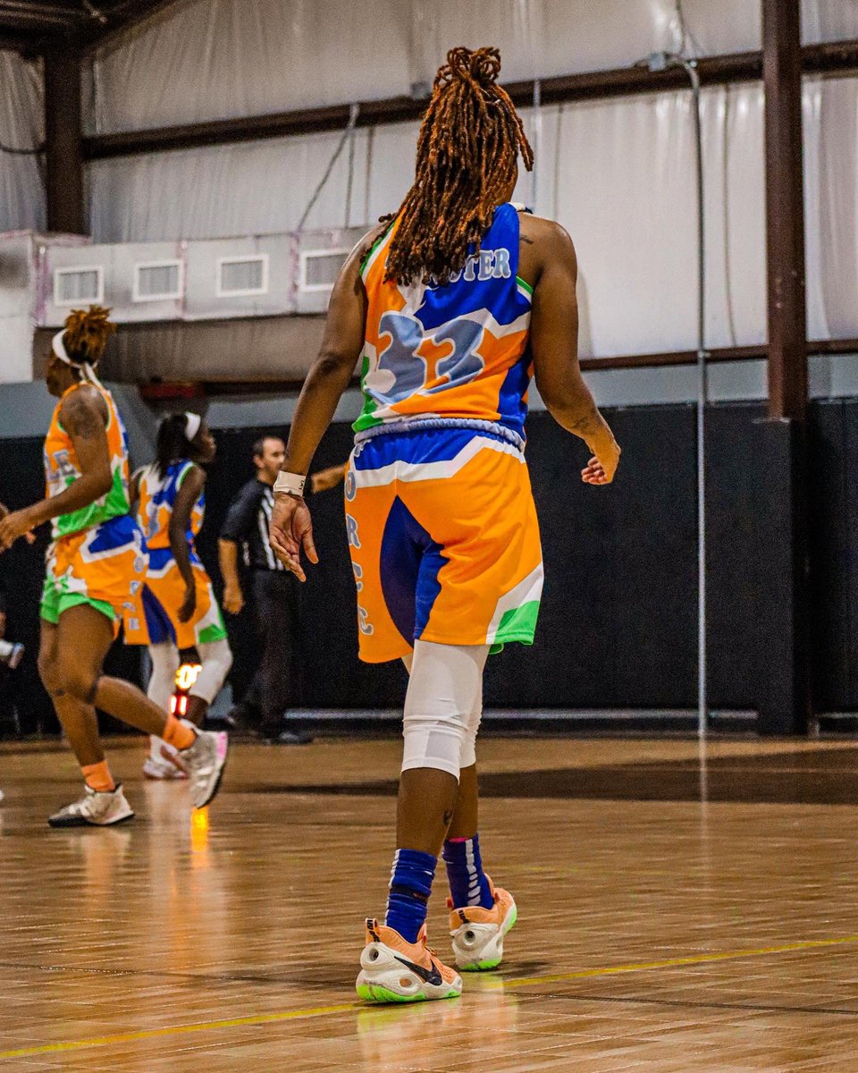 lowlifebree33's tweet photo. Passion is not trying to prove a point, it’s enjoying what you love to do! 🧡💜⛹🏽‍♀️🔑

#JaxForce🧡 #WABA⛹🏽‍♀️ #33✨ #HGT🙏🏾 #LackOfWorries🎈#RIHBigSis🕊 #LLGY🕊 https://t.co/A2vWGL3yys