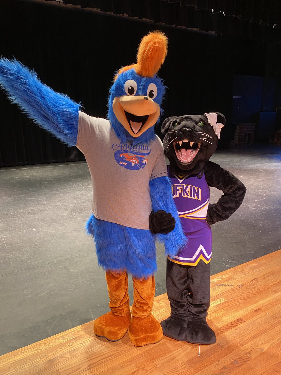 media_lhs's tweet photo. It’s always exciting when Rowdy stops by! Prissy the Panther loves her Roadrunner school friend! #ClassOf2026 #BridgeCamp @LufkinECHS @angelinacollege @Cauthen_LHS @TeamLufkinISD @LufkinCheer https://t.co/RCKd9cqHt3