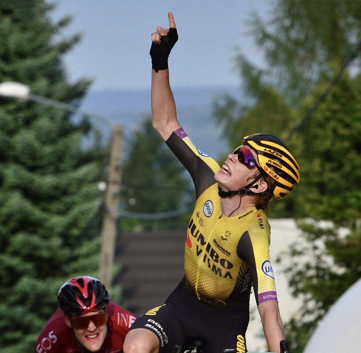 vismaleaseabike's tweet photo. 🇫🇷 #TDF2022

A young Danish guy with a 𝐝𝐫𝐞𝐚𝐦, getting better year by year. 🇩🇰💭 https://t.co/JFlXFoKJQk