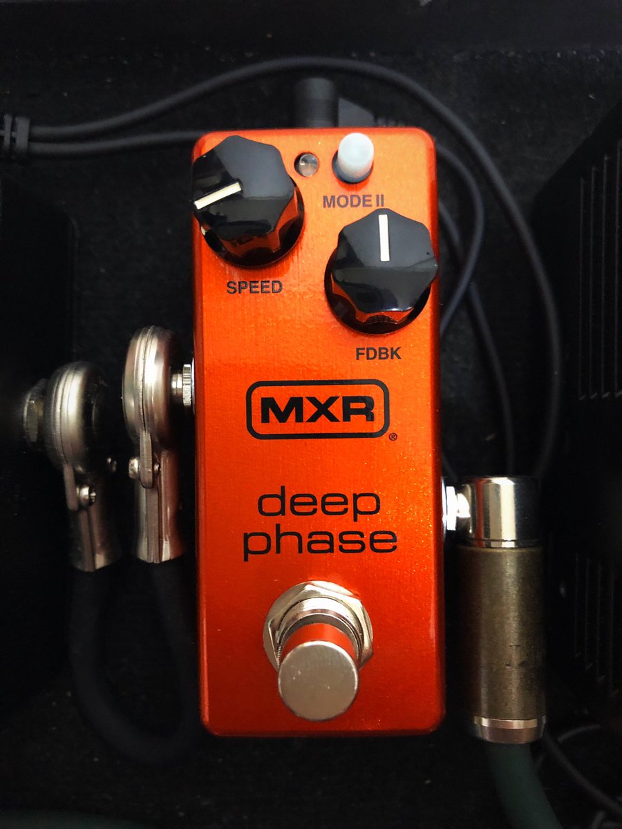 Rich_guitarist's tweet photo. ヤフオクでGETしました。やっぱり本家は違いますな〜　TONEが違う。音が太いし←これ大事👍

#mxr 
#m279 
#deepphase 
#phaser 
#mxrm279
#fullanalog 
#ヤフオク 
#truebypass https://t.co/Iu3ptMDISf