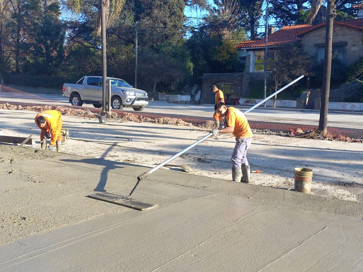 TigreSPublicos's tweet photo. MÁS OBRAS EN GENERAL PACHECO
Continuamos avanzando con las mejoras sobre Ex. Ruta 197 sentido Talar hacia Tigre.
#EnTigre
#MásObrasqueNunca
#TigreEsMiVida https://t.co/zRJWcUX6Pq