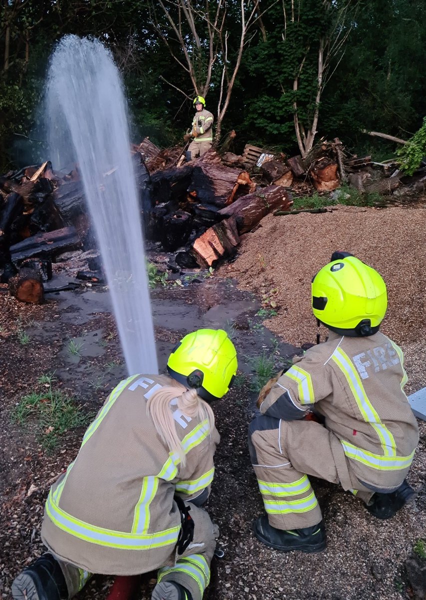 LondonFire's tweet photo. Firefighters have attended a number of fires involving out of control bonfires in #London in recent days. Consider if your bonfire is really necessary. In this hot weather, they can quickly and easily spread out of control and cause a serious blaze  https://t.co/dsmOsceECk https://t.co/73qd7JcbRL