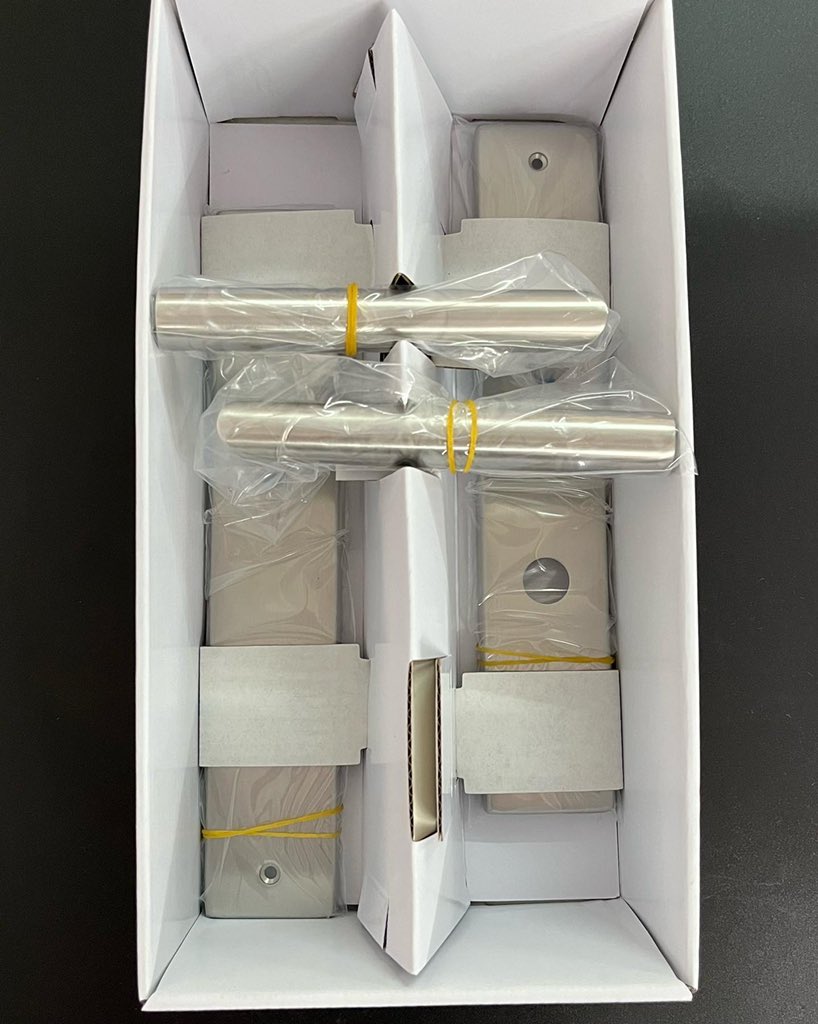 HY door handle (@chrissxie) on Twitter photo 