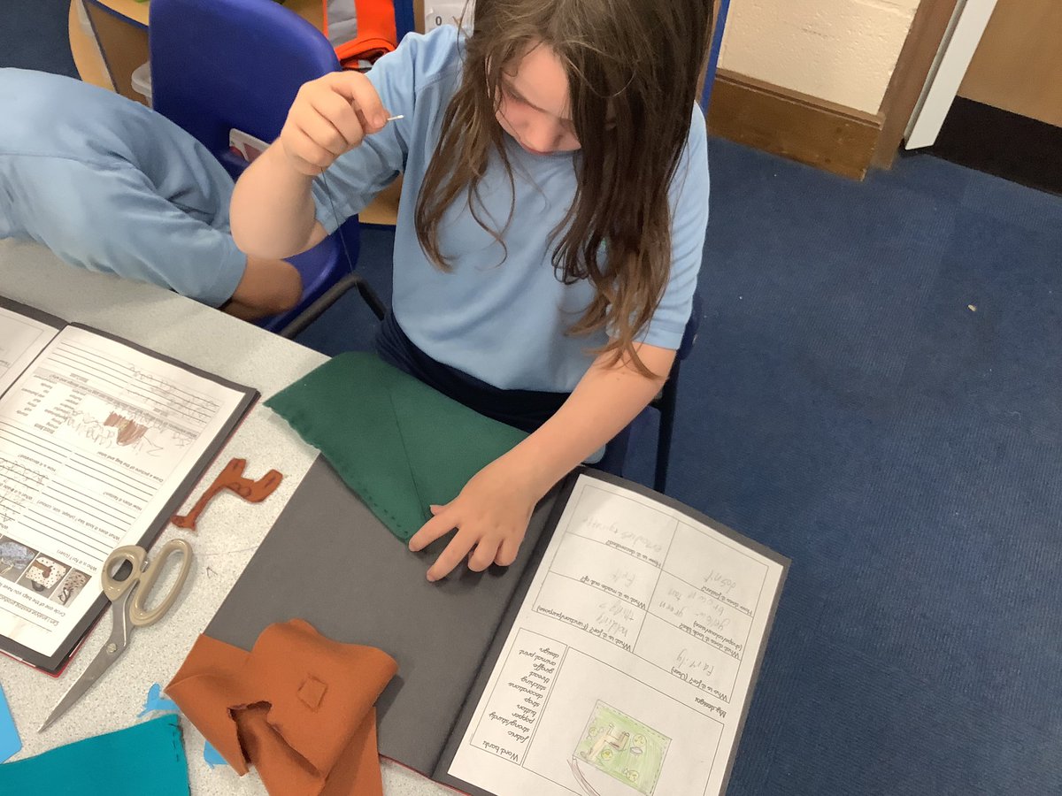 year3wja's tweet photo. Year 3 are practising their sewing technique when creating their giraffe bag. They are carefully following their designs to hopefully create some amazing giraffe merchandise! 🪡🧵🦒@whitchurchCEFed @WhitchurchJun #wjadandt https://t.co/cq7AtwmesC