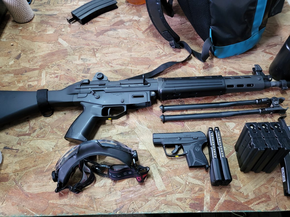 spt_base's tweet photo. 本日行われた #サバイバルゲーム
#ShootingBar #WILDGEESE 対 #LEGEND
#FieldSergeant58 において対戦が行われ、当店スタッフ2名が今回 #LEGEND チームとして参戦しました!
私は現地にいたものの他の用件があり参戦していませんが、猛暑には参りました。そんな中、長時間に渡る対戦、お疲れ様でした! https://t.co/Lpr5iHK5uG