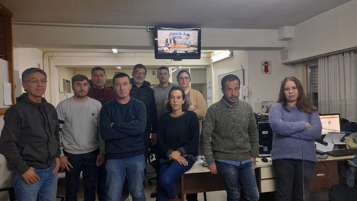 #Olavarría: Trabajadorxs de prensa de El Popular Medios, en lucha por sus reclamos 🔴

📣La FATPREN declaró el estado de alerta y movilización de lxs trabajadorxs de prensa de @elpopularmedios ante el incumplimiento reiterado de la empresa 

Leé más ➡️ bit.ly/3z4fWJy