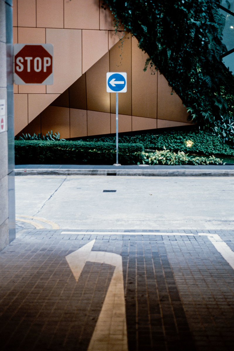 jamesmallard747's tweet photo. Signs #streetphotography #nikonf100 #kodakektarchrome #singapore https://t.co/PYZez2qDDc