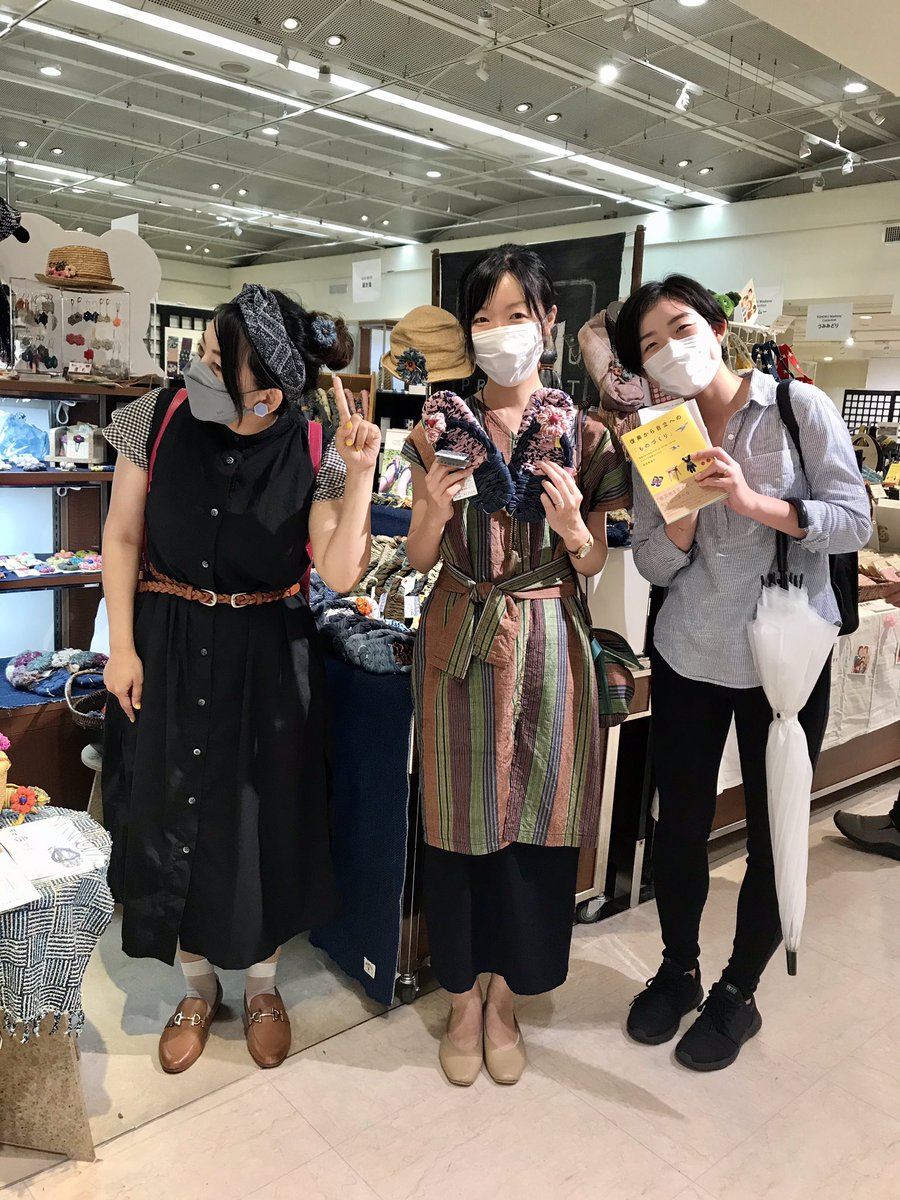 emi229's tweet photo. 催事1日目！　仕事でお世話になった方がトークイベントを聞きに来てくださったり、友達がくるみかごや編花、本やイヤリングを買ってくれたりしてうれしかったです✨

未来を紡ぐ東北の手しごと展2022
7月13日（水）〜18日（月・祝）10時半〜19時半（最終日〜18時）
日本橋高島屋S.C.本館8階 催会場 https://t.co/zM1LQCZrUf