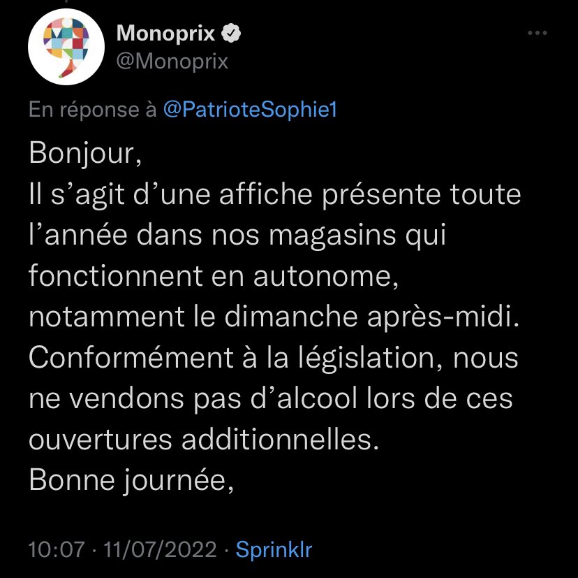 MoonMonira's tweet photo. Le drame de Sophie la patriote qui comptait se faire un buzz islamophobe ⤵️ https://t.co/mV93seOkZ1
