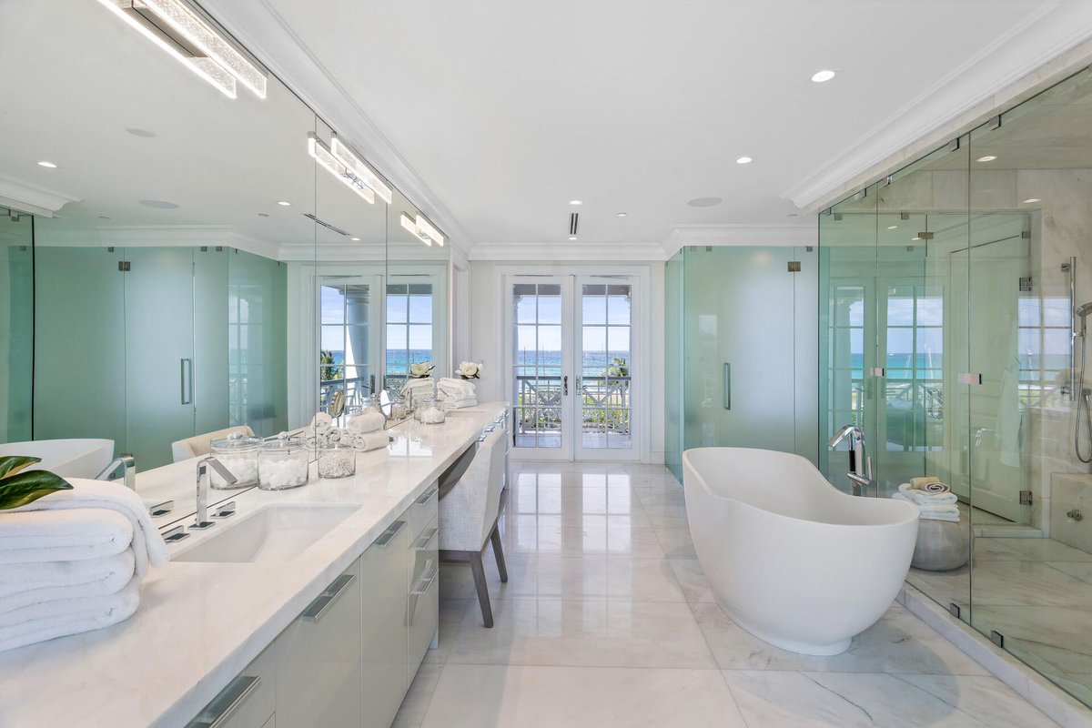PascalLiguori's tweet photo. The primary ensuite bedroom in this luxury coastal contemporary estate includes sunrise and sunset balconies, a gas fireplace, and a morning bar as well as a marble spa-inspired bathroom.🛁

344 N Ocean Boulevard | $19,950,000

For more: 561.789.8300
https://t.co/QPIfO1XWfR https://t.co/1Dj584axcU