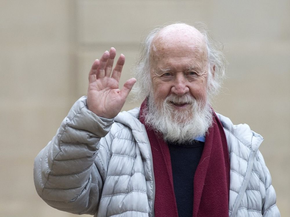 LaTacfi's tweet photo. Très bon anniversaire à Hubert Reeves qui fête ses 90 ans aujourd’hui et que l’on embrasse très affectueusement. https://t.co/1efSLleffj