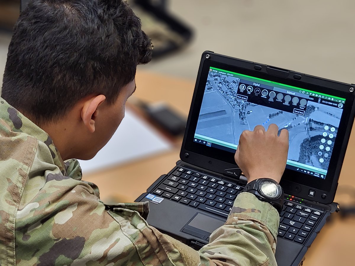 Know what's ahead! @2dCavalryRegt Soldier plans a manual road recon using @ArmyGeospatial's #ENFIRE system.