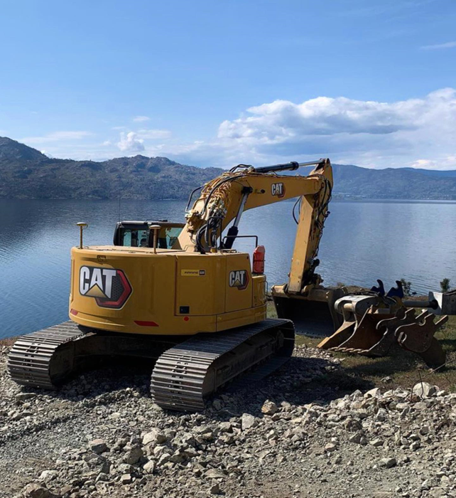 FinningNews's tweet photo. You know we love a scenic picture! That’s why we’re stunned by this picture from @dig_with_kyle shared by @mostlydiggers.
Views like this are what we live for!
Send in your pictures using #FeaturedByFinning to get shared on our page.
#LetsDoTheWork #MiniExcavator https://t.co/DZId8BHSlb