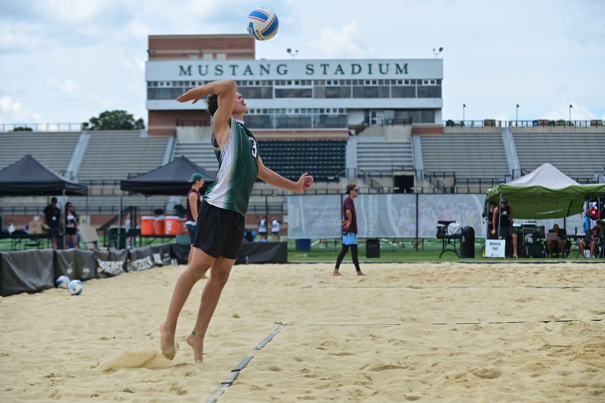 Stevenson announced Wednesday that it is adding men's beach volleyball as the department's 29th varsity sport, becoming the first NCAA school to sponsor men's beach volleyball. 

#StangNation 

MORE INFO ➡️ gomustangsports.com/general/2022-2…