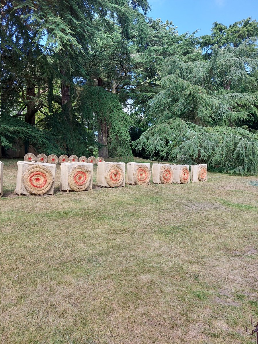 Nicola Foxfield tweet media