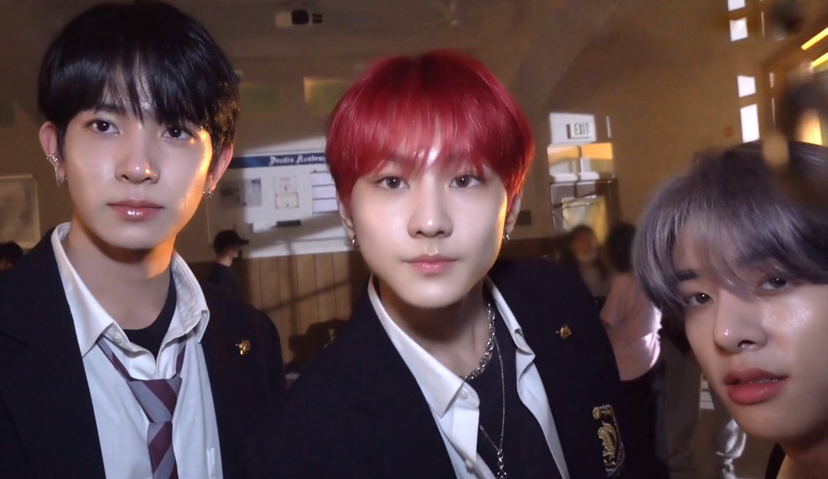 1127folder's tweet photo. bambi                       kitty                       puppy https://t.co/XHZYusd7xF