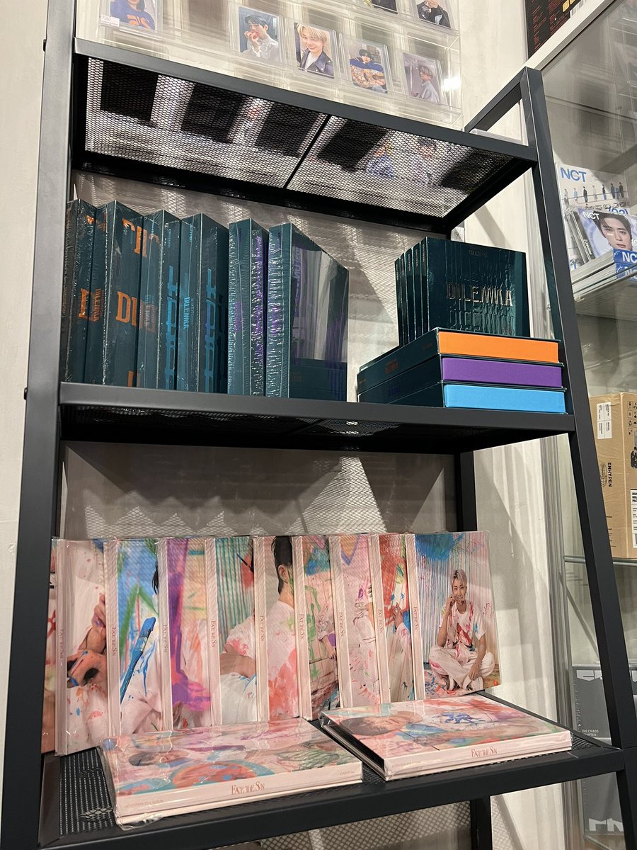 arasstoreph's tweet photo. We drop it like hot, hot, hot 🔥

Face the Sun (Carat Version) is now available!! 

all albums are onhand and ready to ship 🤩 you can also visit our physical shop located at Laura Boutique, Paranaque City!!

dm us for orders 🫶🏼 https://t.co/WuAhXLs1GL