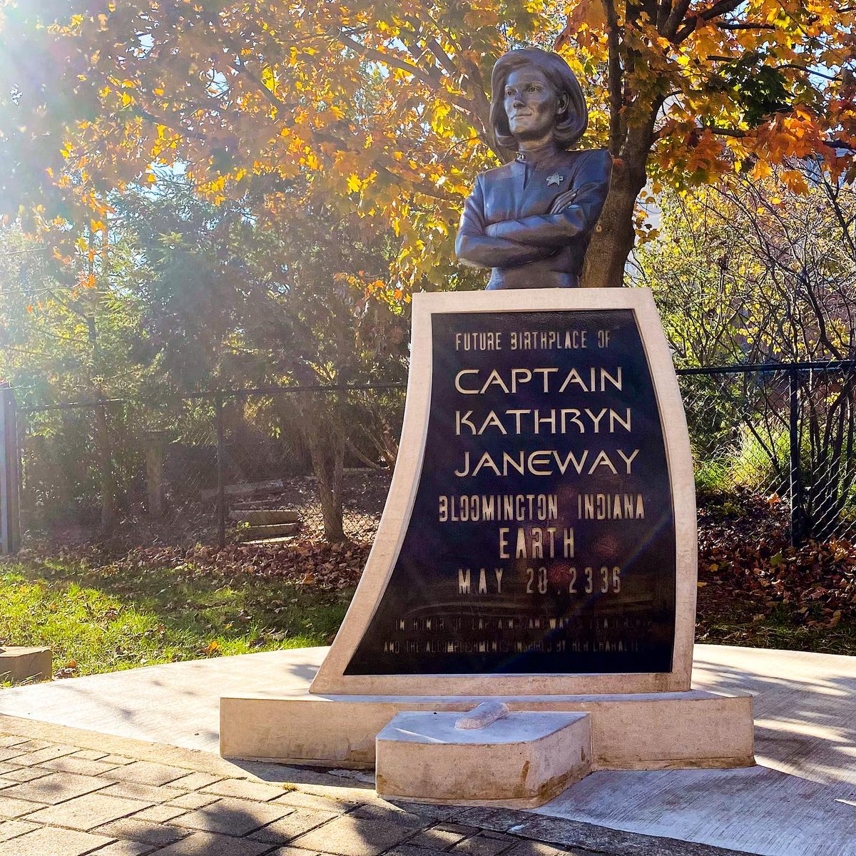 <a href="/TheKateMulgrew/">Kate Mulgrew</a> is coming to Bloomington Sunday October 23rd and you are all invited!
This will be Kates first visit to the statue.
We don’t have many details to share at this point but we will keep you all informed as weekend plans come together.😍🖖<a href="/janewaystatue/">The Janeway Statue</a> <a href="/VisitBtown/">Visit Bloomington</a>