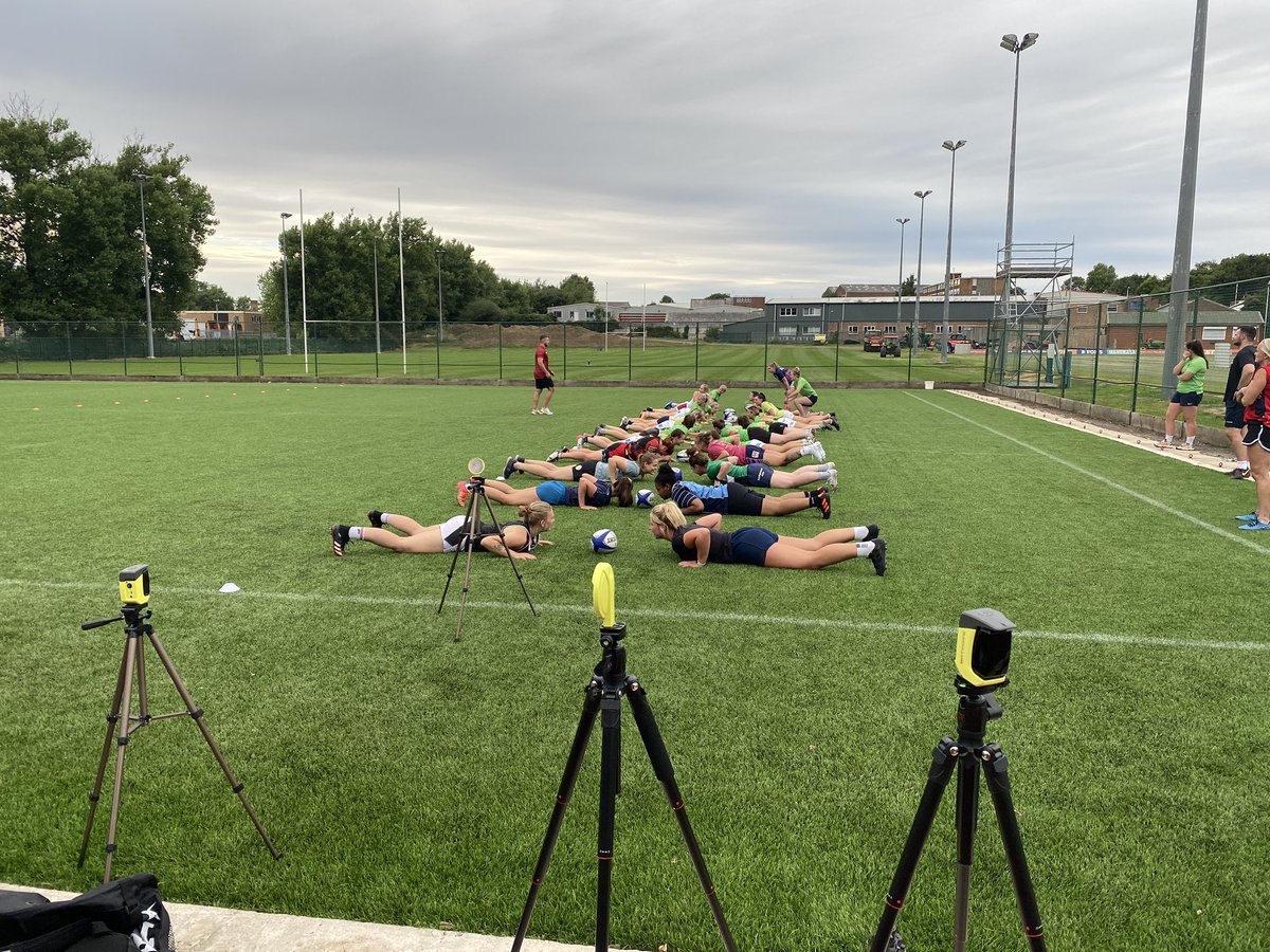 Great to watch the first <a href="/LeicesterTigers/">Leicester Tigers</a> Women’s team pre-season training session tonight. <a href="/vixter15/">Vicky Macqueen BEM</a> and her team are definitely building something special 👊 🐅