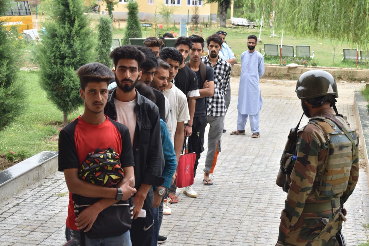 VaadeD's tweet photo. Special Registration Camp was organised for Agneepath Scheme by #IndianArmy at Sogam.
#Agneepath
#Agniveer
#Kashmir
#ProsperousKashmir
#KargilVijayDiwas
#ShaheedOfKashmir
#KashmirMartyrsDay
#MartyrsOfKashmir
#SentinalOfKashmir https://t.co/dm7DEzcb7K
