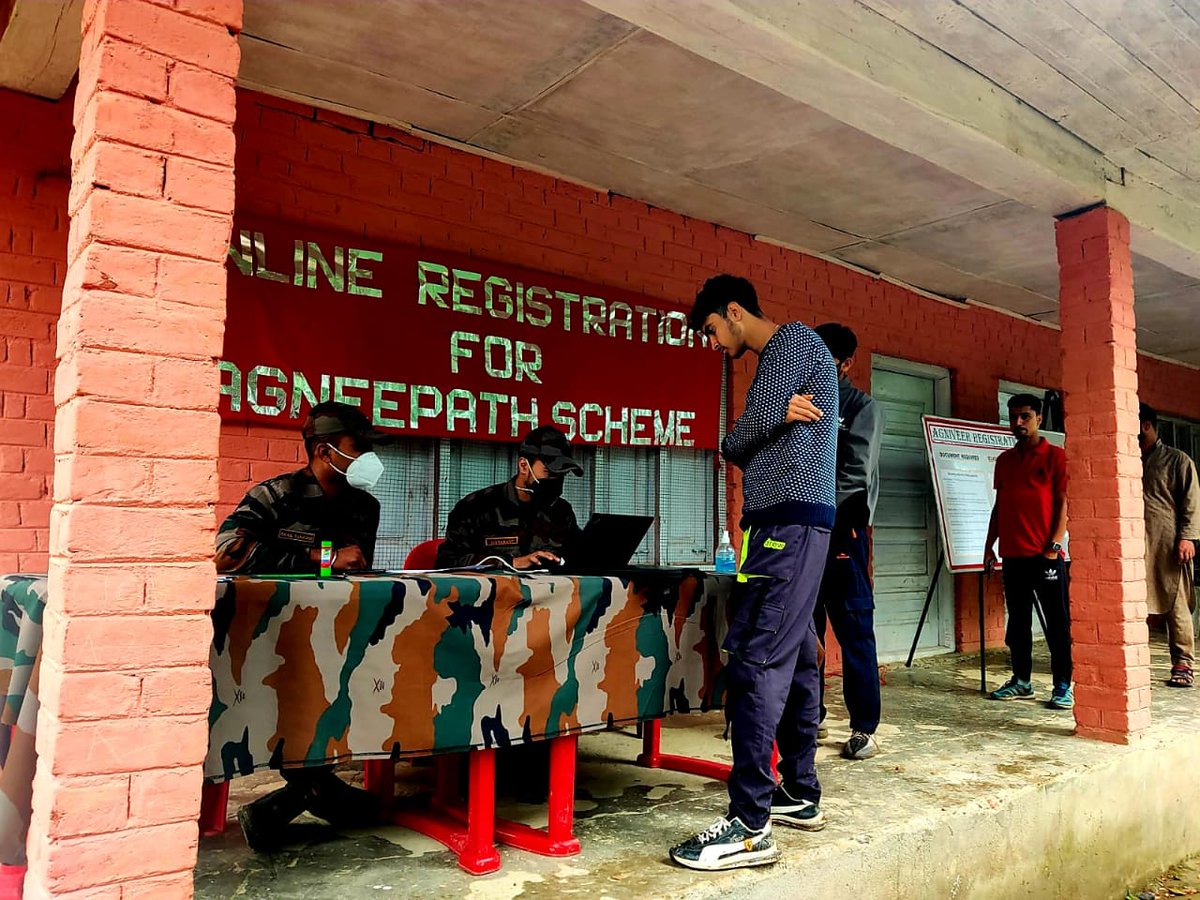 VaadeD's tweet photo. Special Registration Camp was organised for Agneepath Scheme by #IndianArmy at Sogam.
#Agneepath
#Agniveer
#Kashmir
#ProsperousKashmir
#KargilVijayDiwas
#ShaheedOfKashmir
#KashmirMartyrsDay
#MartyrsOfKashmir
#SentinalOfKashmir https://t.co/dm7DEzcb7K