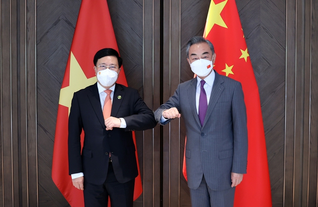 DPMPhamBinhMinh's tweet image. Today, I and 🇨🇳State Councilor and Foreign Minister Wang Yi co-chaired the 14th meeting of the Steering Committee for Viet Nam–China Bilateral Cooperation in Nanning city