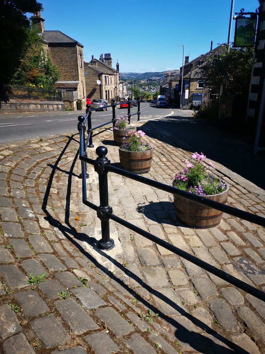 Boll_Ards's tweet photo. ASF Sandringham 100% #recycled cast iron posts at Stainland replacing some old steel keyclamp. Old car brake discs getting a new lease of life. Made in Yorkshire, for Yorkshire. #ASF #recycling #railings #keyclamp #Stainland #Yorkshire https://t.co/eLDjje2p67