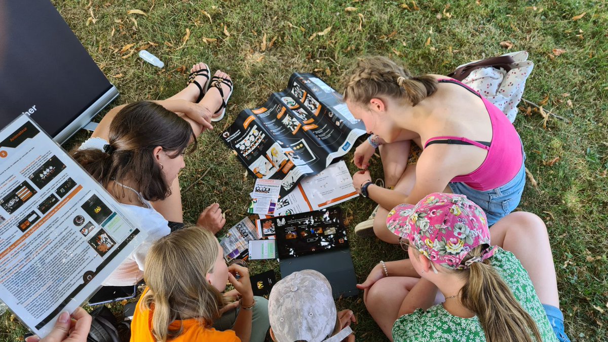 OrangeBFC's tweet photo. Les ambassadeurs @OrangeBFC sont à Lavoncourt (70) aujourd’hui et proposent aux jeunes de 9 à 14 ans un Escape Game : #LesMagiciensDuNumérique
Cette expérience immersive et ludique leur apprend à déjouer les pièges du Numérique.
#OrangeDigitalCenter #InclusionNumérique https://t.co/Gk4wpalLS5
