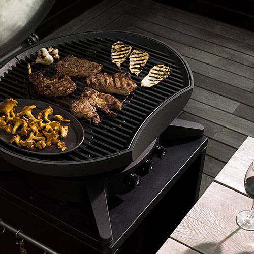 Get grilling with ease 🍔🥓🍤🌽🍅

Enjoy no ash, no mess and maximum control.
The stylish #MorsoForno #GasGrande is available in our Hearth and Cook Online Shop. The three gas burners enable a host of cooking possibilities simultaneously.
➡️ bit.ly/3IcHYFH