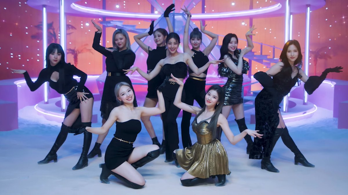 "let's all wear black just don't tell sana"