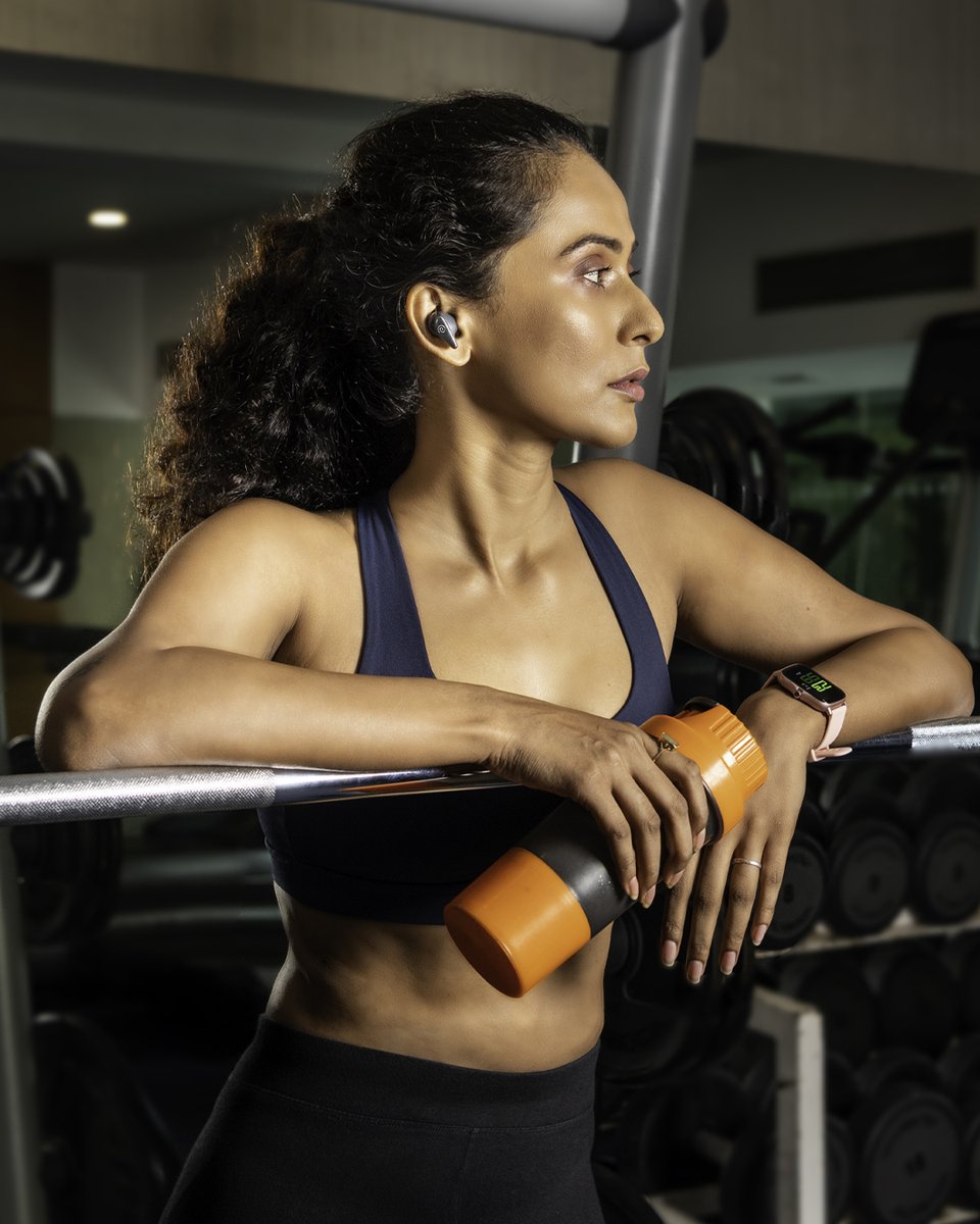 pTronIndia's tweet photo. Here's some Mid Week motivation! πͺπ»πͺπ»
#BassbudsWave with ergonomic snug-fit design, stay on nicely during workout. Comes with an added bonus of water & sweat-proof protection. π¦πββοΈ
#PlayTheWave #pTronEveryday https://t.co/abAcBd8nR3