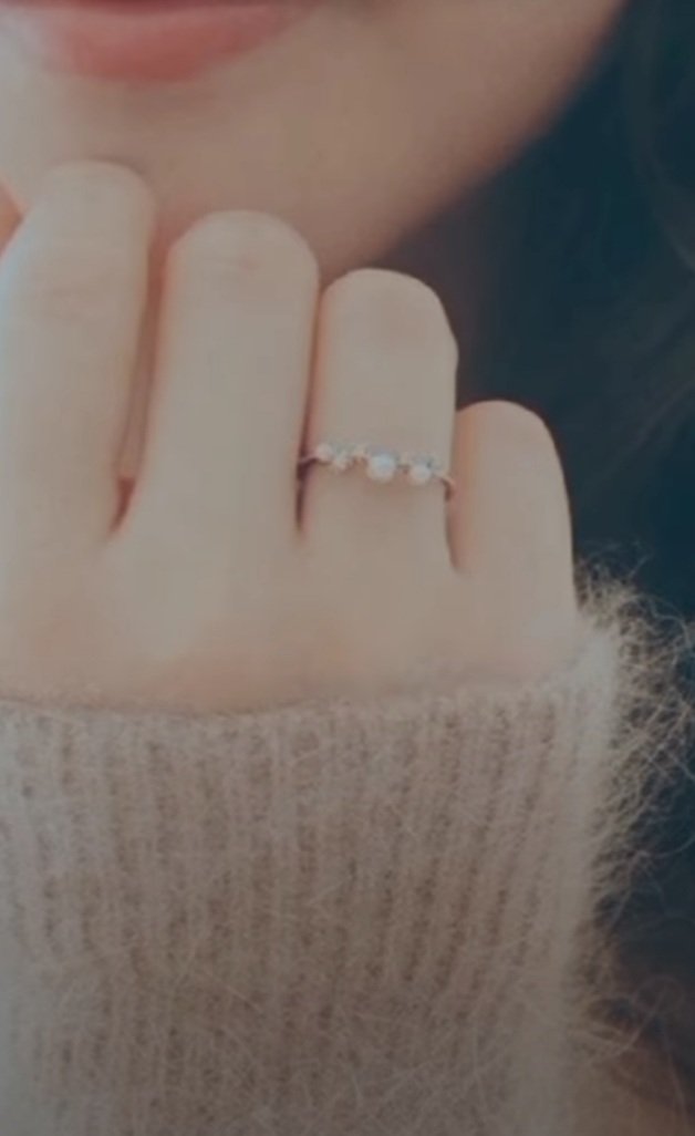 يِّتٌـکْلَمًوٌنِ عٌنِيِّ فيـمـحون ذنوبيـﮯ༻♡
أّغُبًيِّأّء حتى فيـﮯ حًقُدٍهّـمً آسِتٌفيـدُ 🖤♤