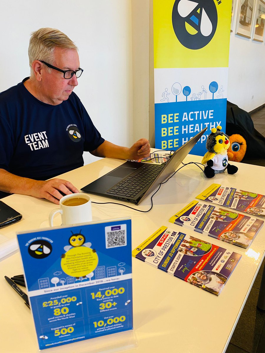 TheRunningBee's tweet photo. Who can spot who might be making appearance at @SPARintheUK today 🐝❤️...
#BeeActiveBeeHealthyBeeHappy #WheresMO #TeamRBF https://t.co/34stYVvNW3