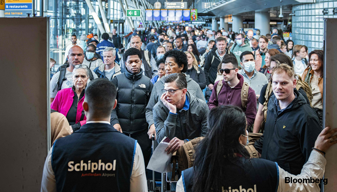 BloombergUK's tweet photo. Schiphol Airport (AMS)
Amsterdam, Netherlands

61% delayed, 5.2% cancelled 

https://t.co/JRECv8OVEF https://t.co/Kt0m8uHVmF