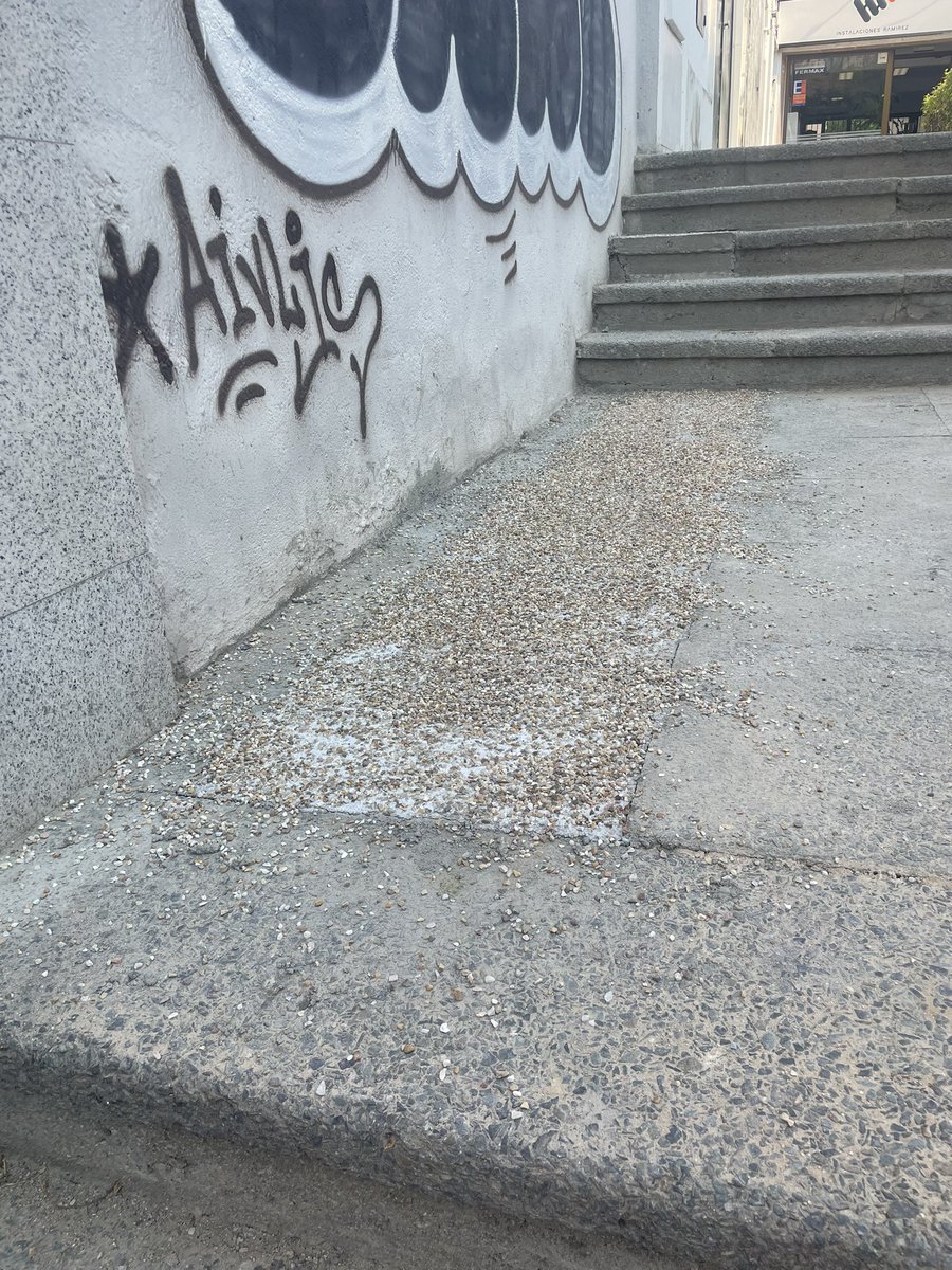 Bea_Mandarinas's tweet photo. A quien corresponda pongo esta reclamación @MADRID por obras del @cnt_canal plaza de tuy 4 con Melchor Fernández Almagro 84 madrid #madrid https://t.co/T0s4ZNP79G