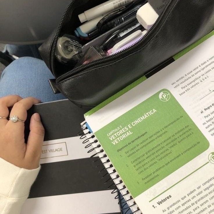 cksosaoaoakak's tweet image. #studytwt | #studytwtbr 
sou a bela, tenho 17 anos e tô no terceirão
estudo pra passar em direito na sanfran (USP)
criei essa conta pra me motivar e parar de procrastinar os estudos 
me ajudem dando rt para eu conhecer mais gente¡