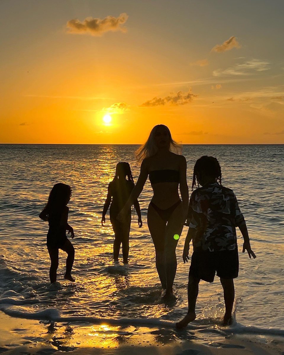 KimKardashian's tweet image. LIFE