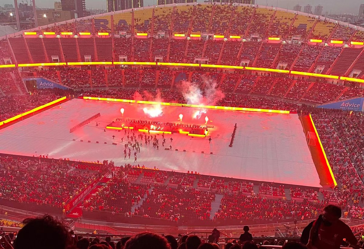 ryce_ent's tweet photo. Jackson Wang Red World Opening Live At THE MATCH Bangkok Century Cup 2022
.
Thanks for inviting Jackson Wang
.
#MAGICMAN album coming soon 2022
.
@JacksonWang852
.
#RYCE
#MANLFC
#JacksonWangXTheMATCH
#jacksonwang
#잭슨
#王嘉爾
#TEAMWANGrecords
@teamwangofcl https://t.co/RIloRqTskh