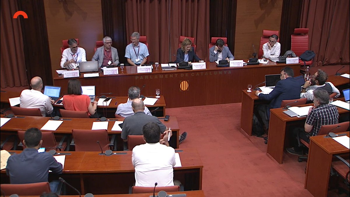 imb_cnm's tweet photo. Comença la compareixença de Luis Fonseca a la Comissió d'Economia i Hisenda del @parlamentcat, director de l'IMB-CNM, al voltant de la proposta #FabCat.
https://t.co/RVc2tWMzT0 https://t.co/bc4p8E2m6a