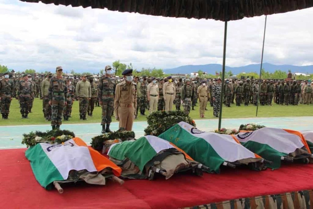 Mikal_Baby's tweet photo. #KashmirMartyrsDay #MartyrsOfKashmir
#MartyrsOfNation https://t.co/Eh5aaXRqPz