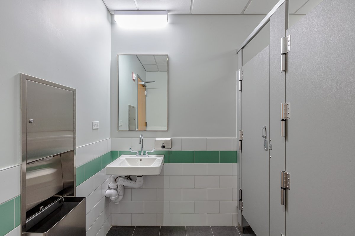 ArchstoneBuild3's tweet photo. Completion photos of the Mary McDowell School! This school is a Quaker institution dedicated to fostering the success of students with learning disabilities.
Our team:
-constructed a 6 story building&amp;updated an existing one
-updated finishes&amp;features
-added classrooms, gym, etc. https://t.co/ZkBDOKzNA5