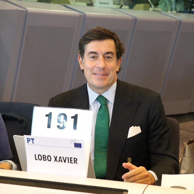 employers_EESC's tweet photo. I welcome that one of your priorities is strengthening #CohesionPolicy. 

▶️ If we use financial tools available for Member States effectively and build on civil society's support, also our most vulnerable regions can ⏫ grow.

@Goncaloboxavier to @CoR_President https://t.co/lHi8mDxbta