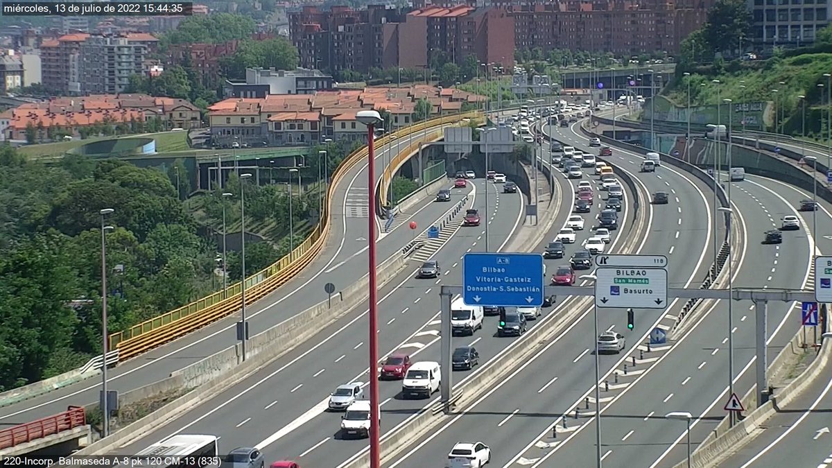 🏍️ Ibilgailu matxuratua #A8 Km 121 #Barakaldo-n Kantabriako norantzan. Errei…