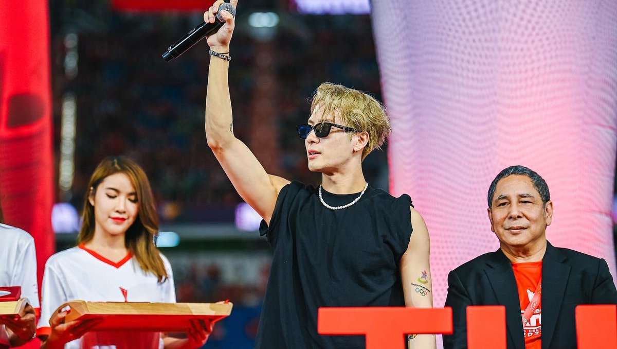ryce_ent's tweet photo. Jackson Wang Red World Opening Live At THE MATCH Bangkok Century Cup 2022
.
Thanks for inviting Jackson Wang
.
#MAGICMAN album coming soon 2022
.
@JacksonWang852
.
#RYCE
#MANLFC
#JacksonWangXTheMATCH
#jacksonwang
#잭슨
#王嘉爾
#TEAMWANGrecords
@teamwangofcl https://t.co/kyp0gmXfIr