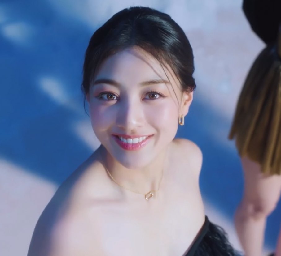 jihyopost's tweet photo. park jihyo beauty is so ethereal https://t.co/sfZirtb2kM